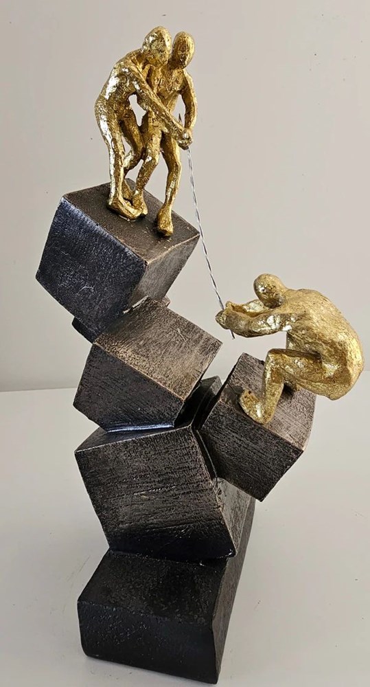 3 Men on Cubes